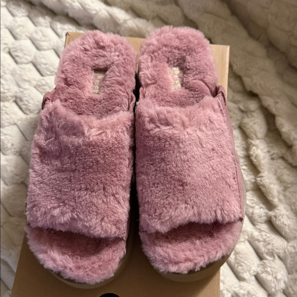 UGG Bayonna pink Slip-On Footwear Sz 6 - Picture 2 of 6